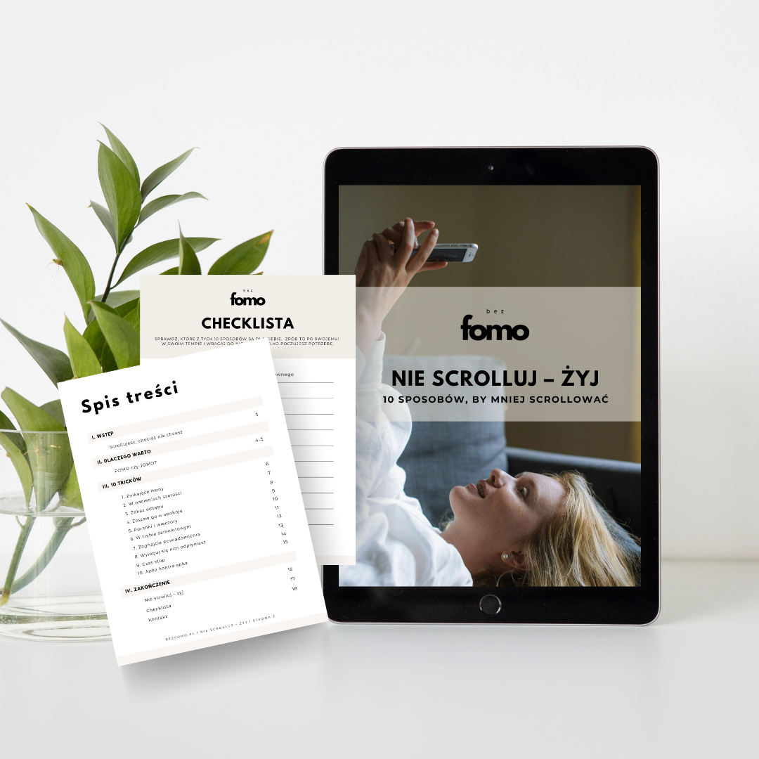 Minimalist Neutral Free Guide Lead Magnet Tablet Mockup Instagram Post (2)